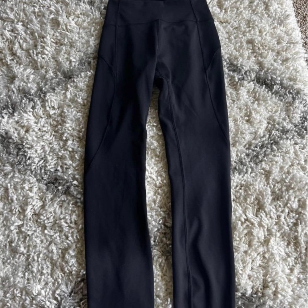Lululemon In Movement Crop 23" Black. Size 2.